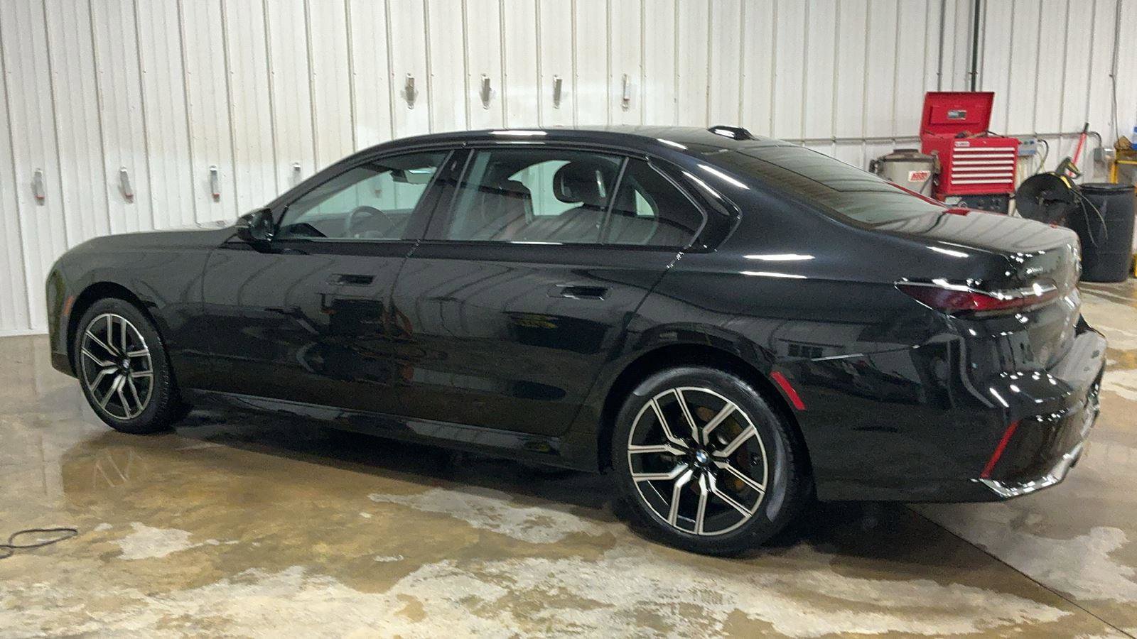 Used 2025 BMW 740i xDrive 740i xDrive image 13