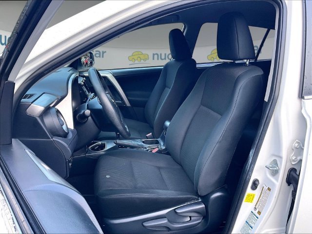 Used 2018 Toyota RAV4 LE AWD/4WD image 20