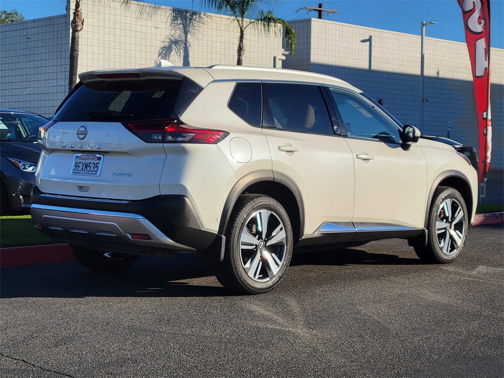 Used 2022 Nissan Rogue Platinum w/ Head-Up Display Package image 2