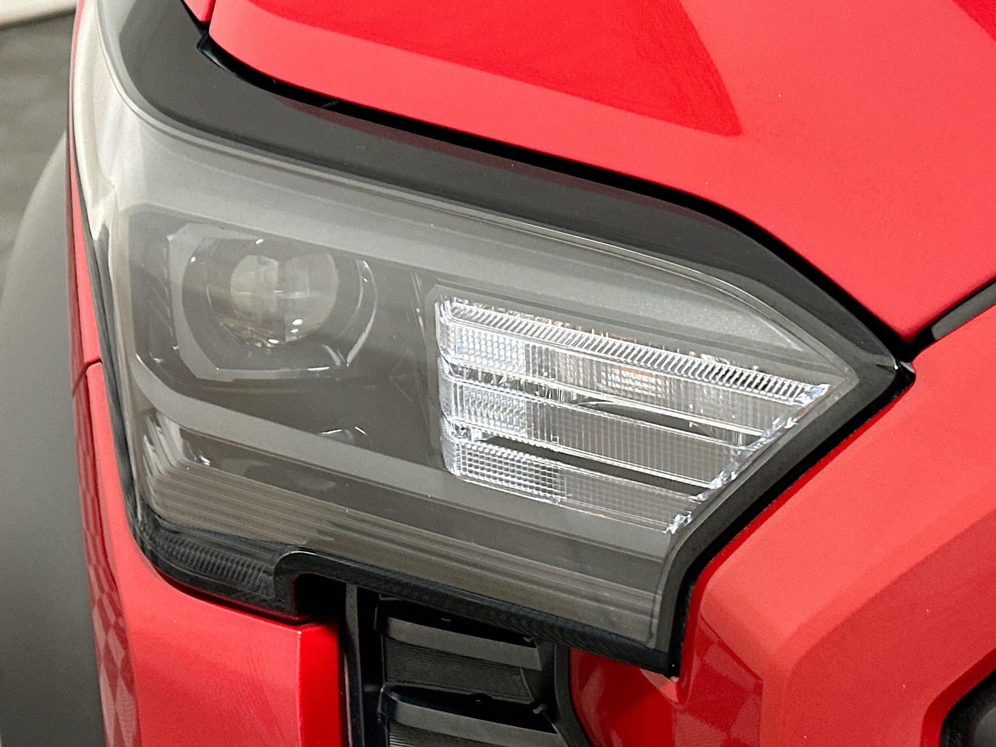 Used 2025 Toyota Tacoma TRD Off-Road w/ TRD Off Road Premium Package image 9