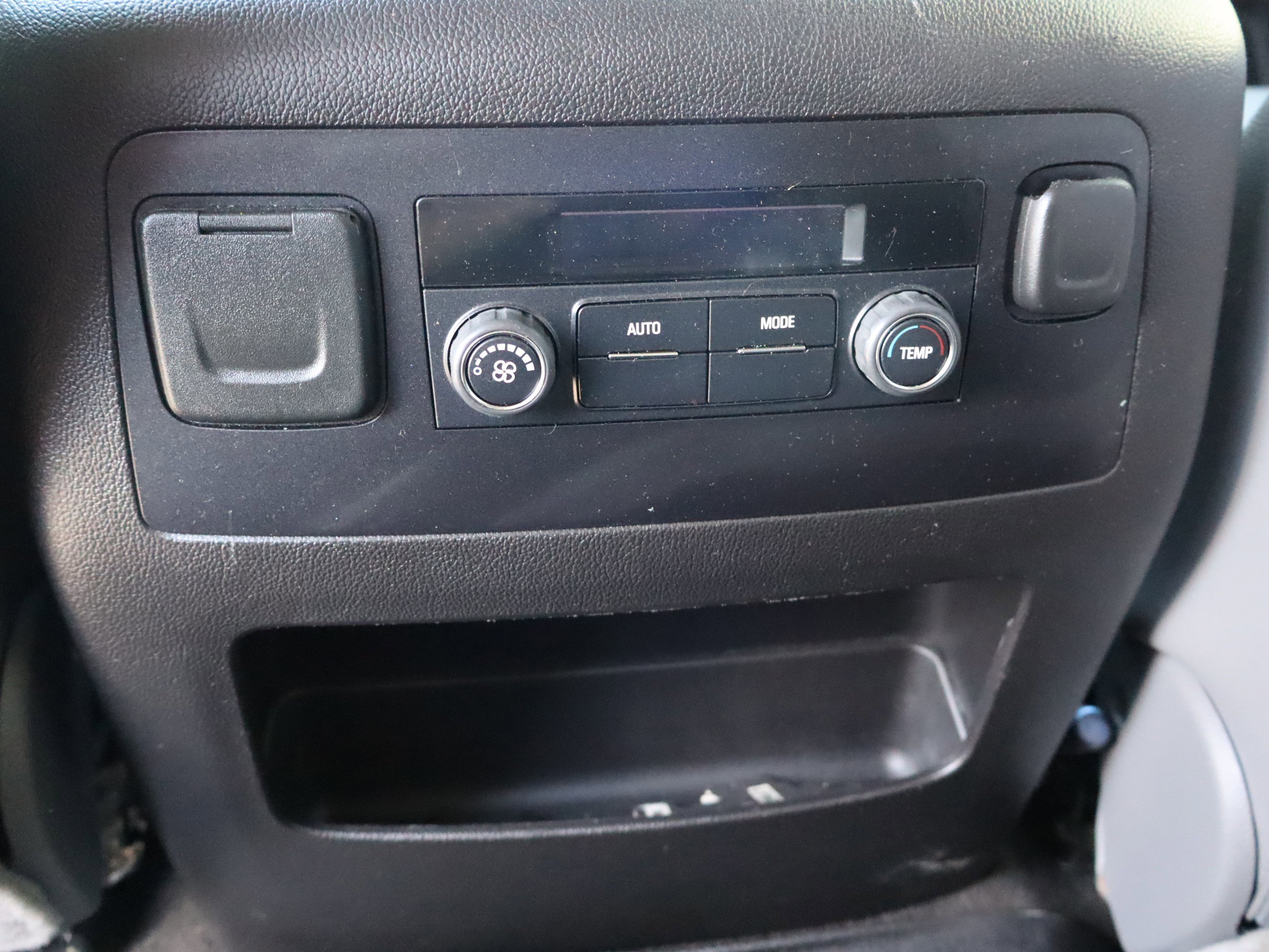 Used 2016 Chevrolet Tahoe LT RWD image 31