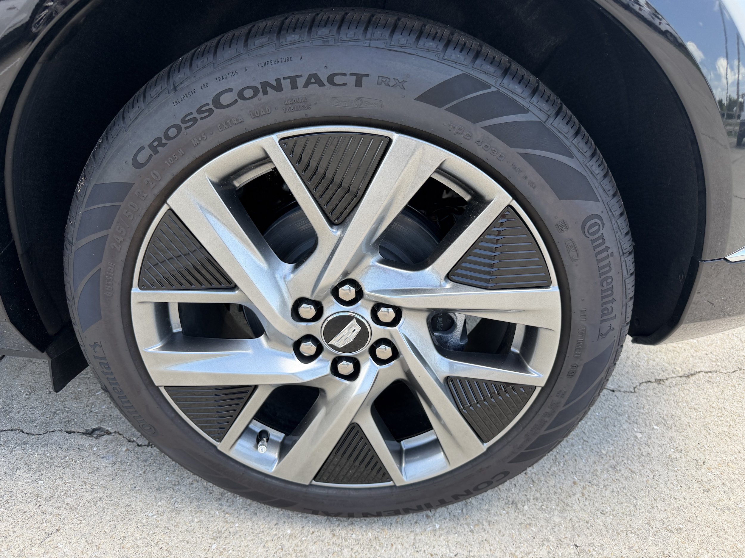 New 2026 Cadillac Optiq Luxury 2 RWD image 29
