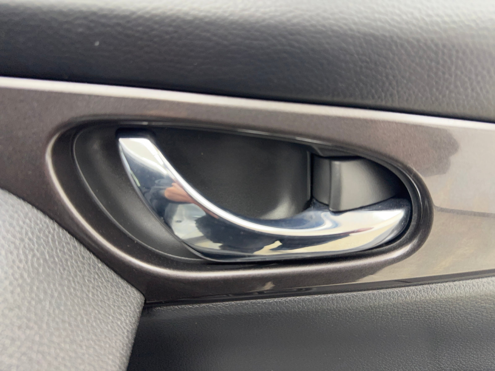 Used 2019 Nissan Rogue S w/ Special Edition Package FWD image 34