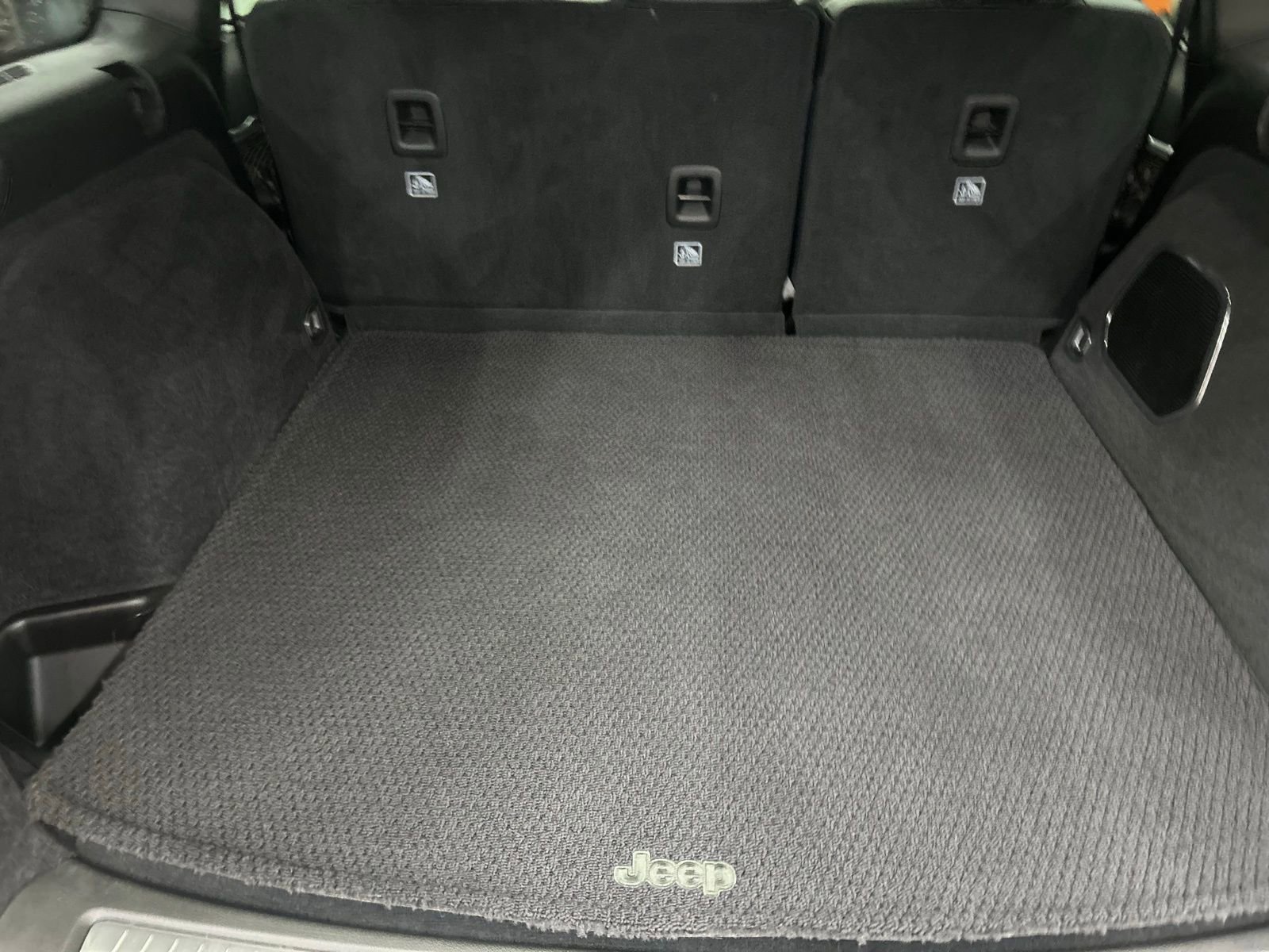 Certified 2023 Jeep Grand Cherokee Summit w/ Luxury Tech Group V image 29