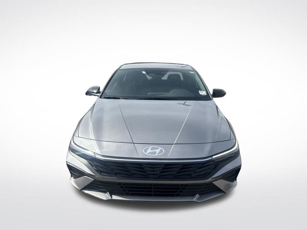 Used 2025 Hyundai Elantra SEL video 2