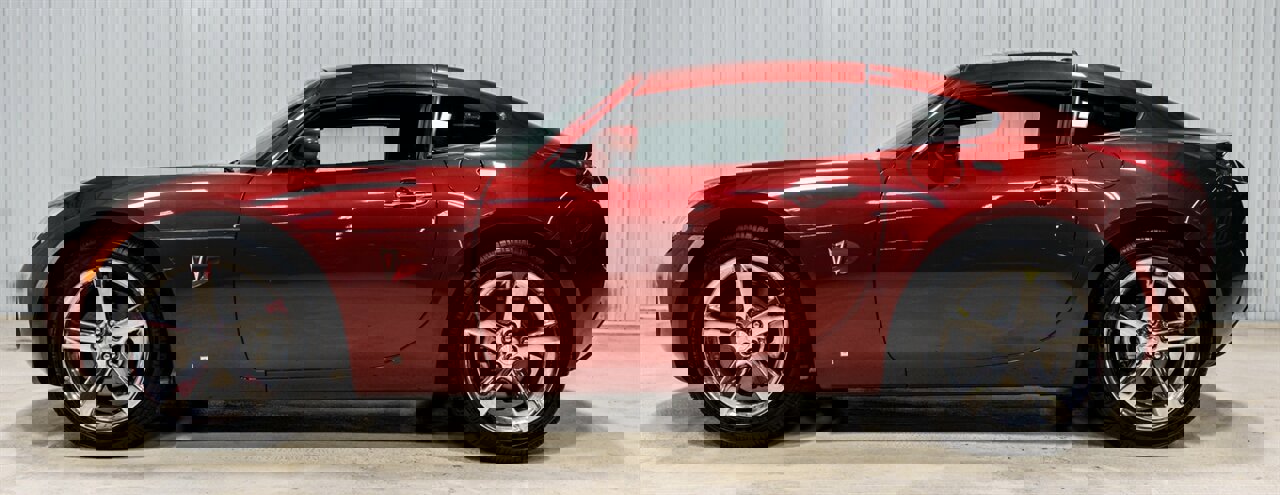 Used 2009 Pontiac Solstice Coupe w/ Premium Package image 2