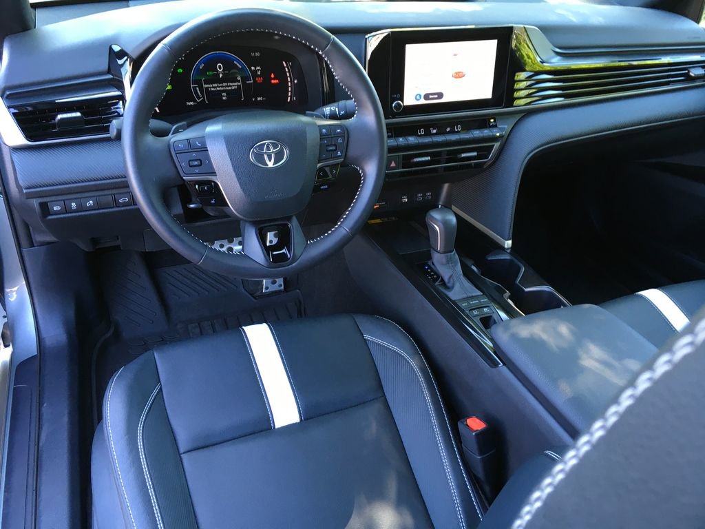 Used 2025 Toyota Camry SE AWD/4WD image 23