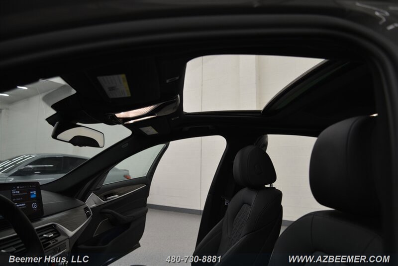 Used 2022 BMW 530e w/ Premium Package RWD image 40