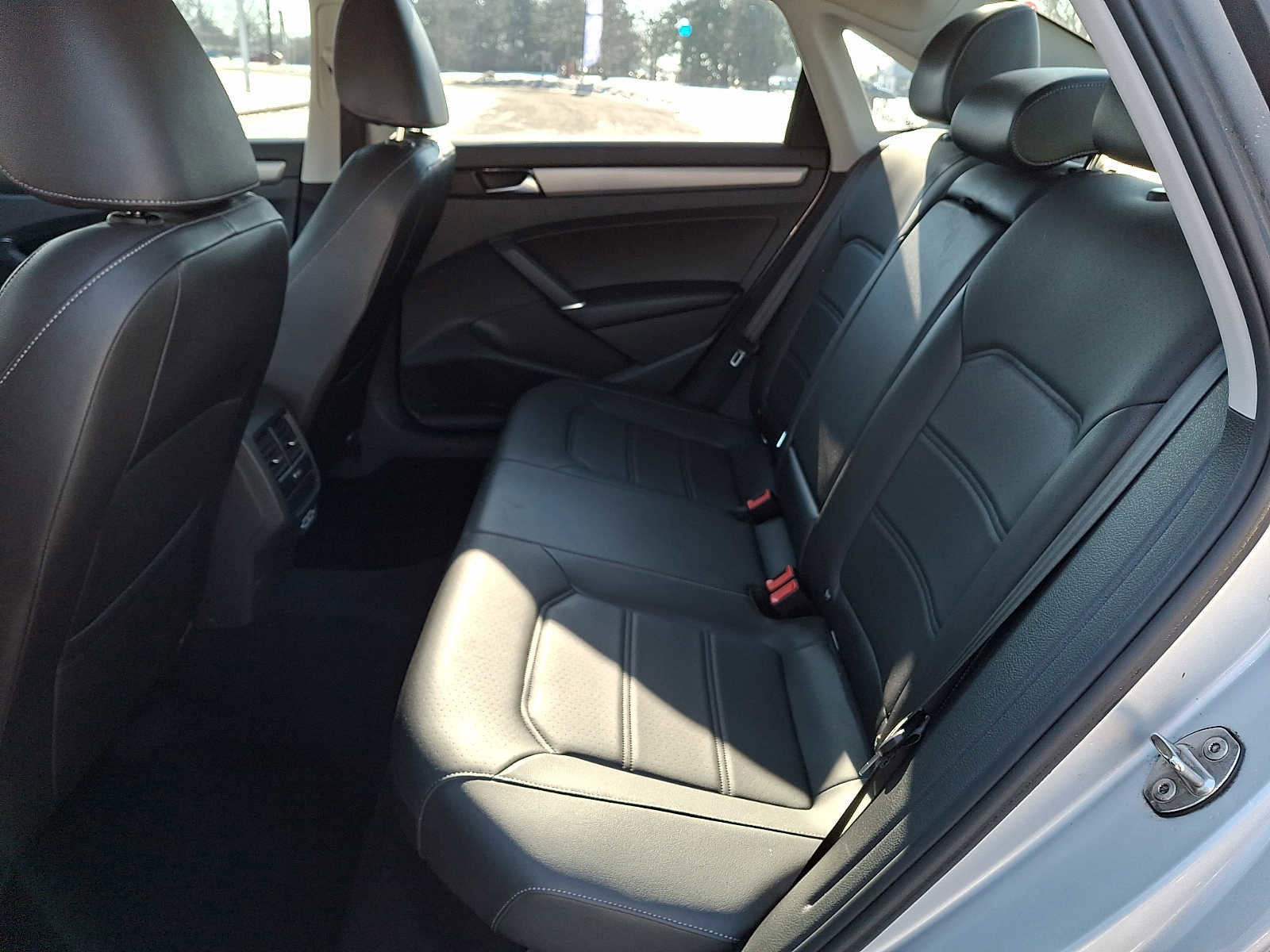 Used 2020 Volkswagen Passat 2.0T SE image 8