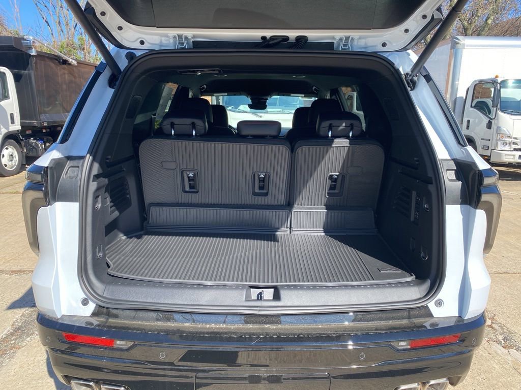 New 2026 Chevrolet Traverse RS w/ LPO, Floor Liner Package AWD/4WD image 15