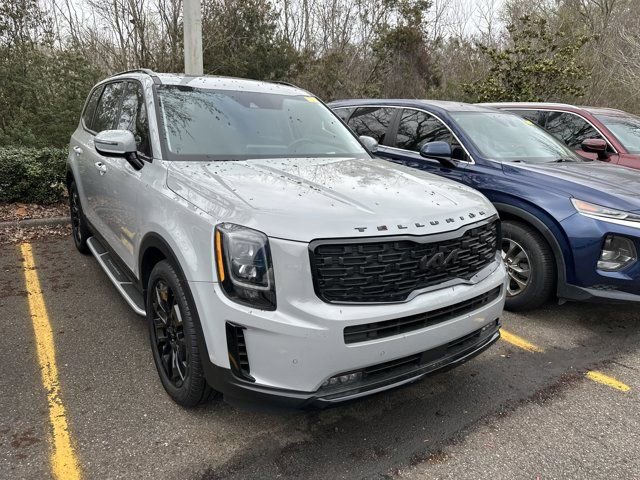 Used 2022 Kia Telluride SX w/ SX Prestige Package image 2