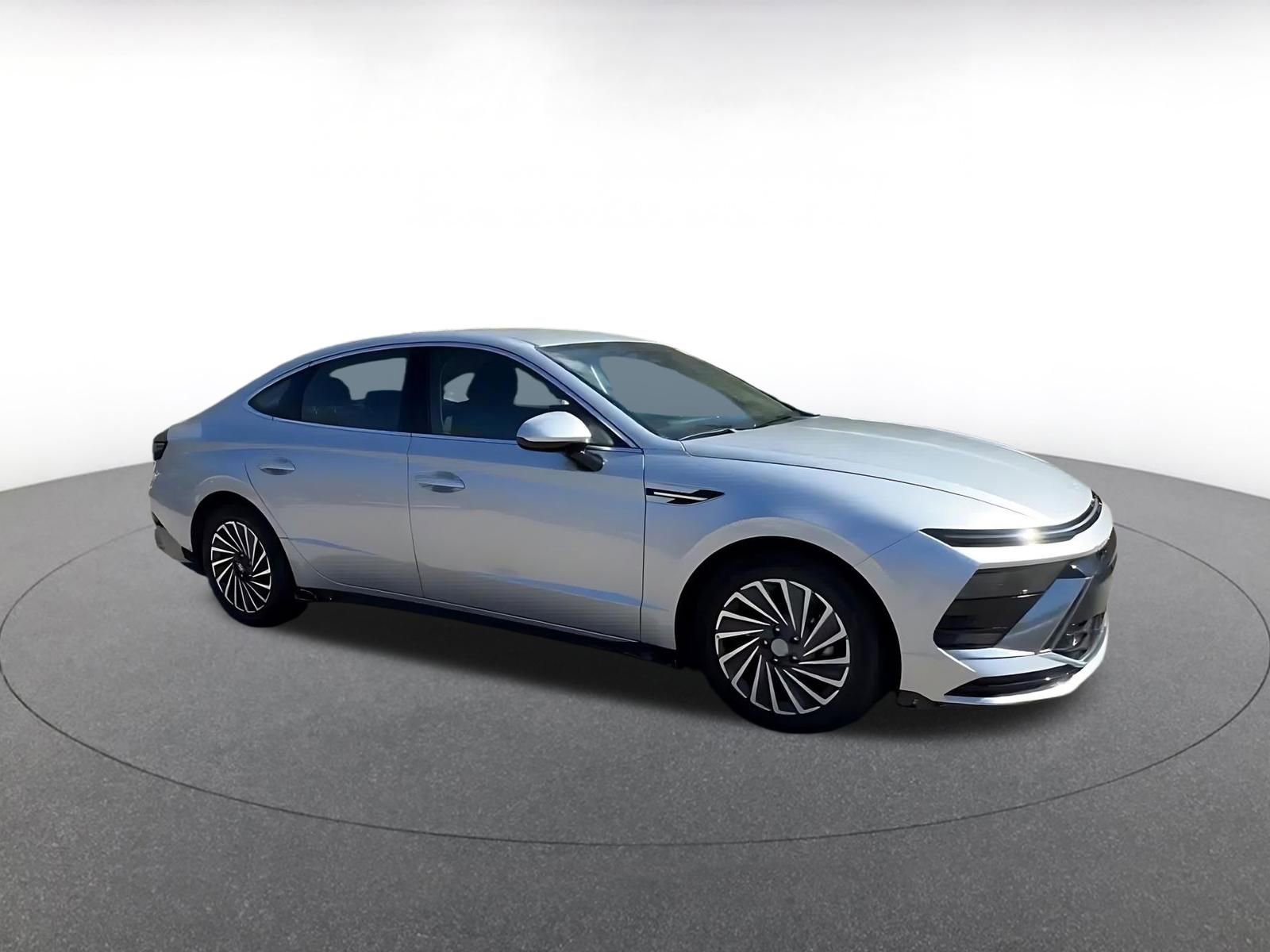 Used 2025 Hyundai Sonata SEL image 2