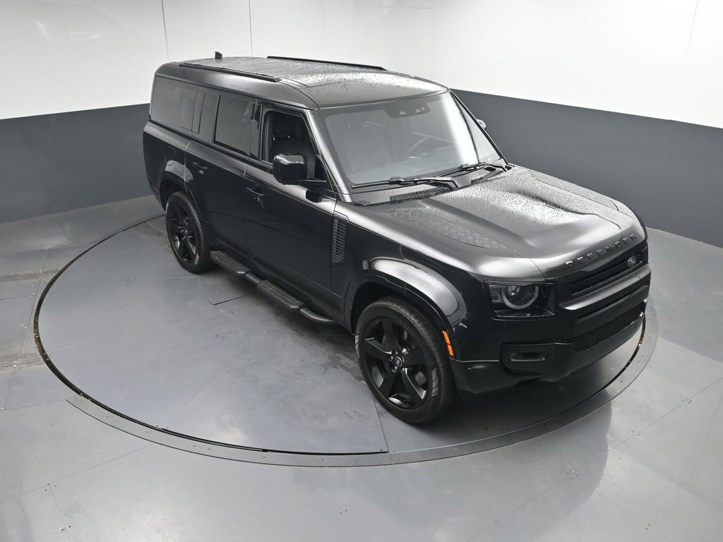 Used 2025 Land Rover Defender 130 X-Dynamic SE AWD/4WD image 37