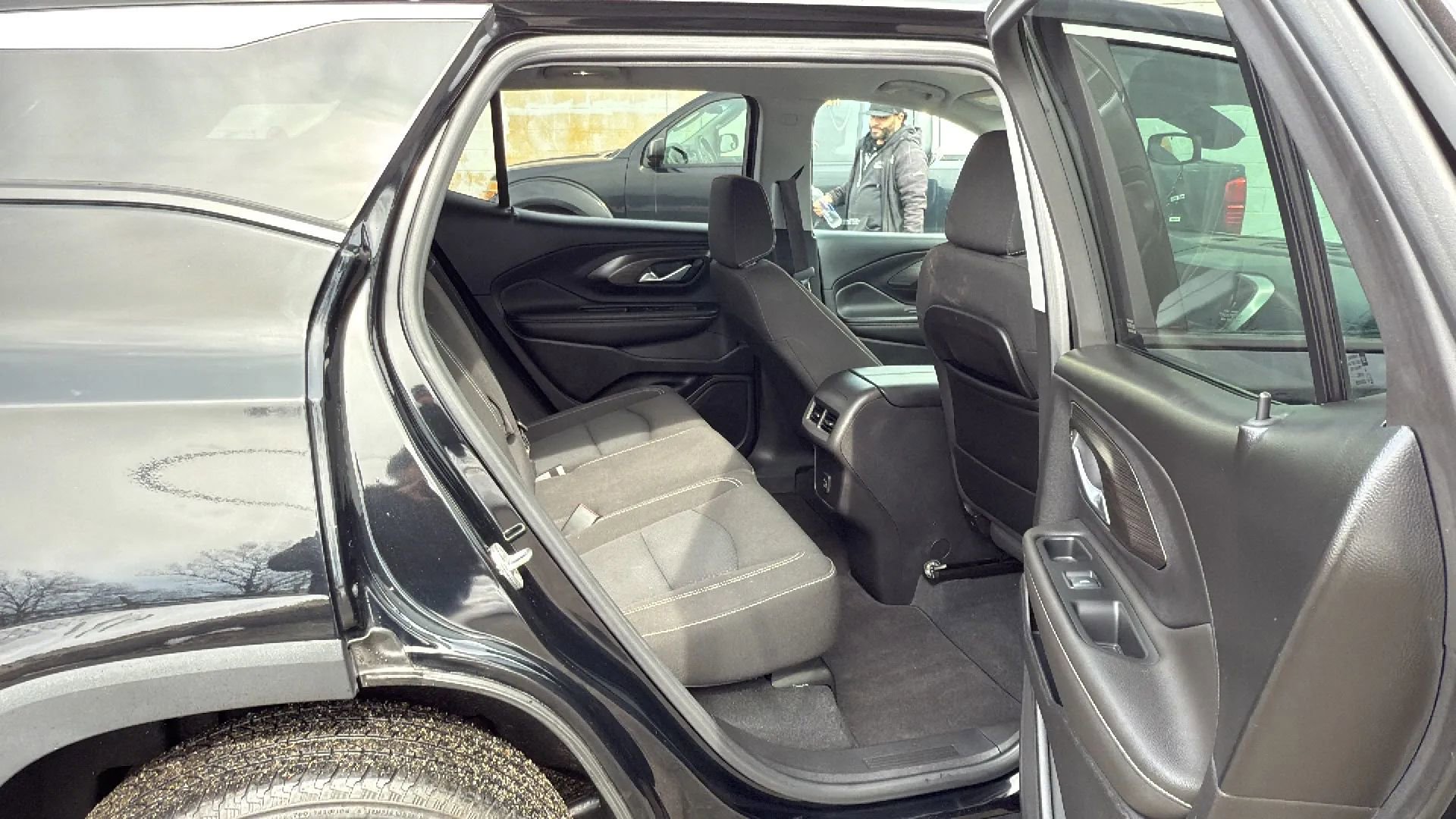 Used 2022 GMC Terrain SLE image 26
