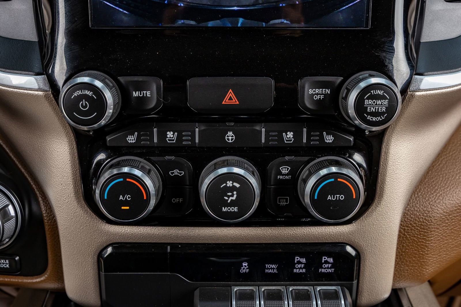 Used 2020 RAM 1500 Laramie AWD/4WD image 26