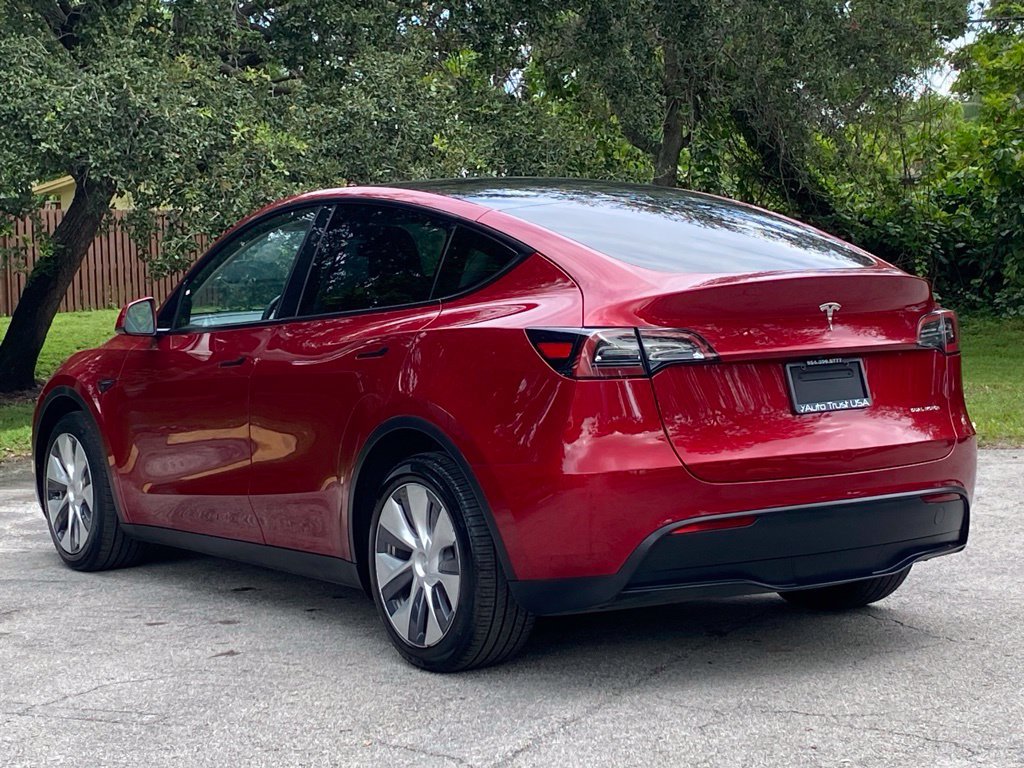 Used 2024 Tesla Model Y Long Range AWD/4WD image 10