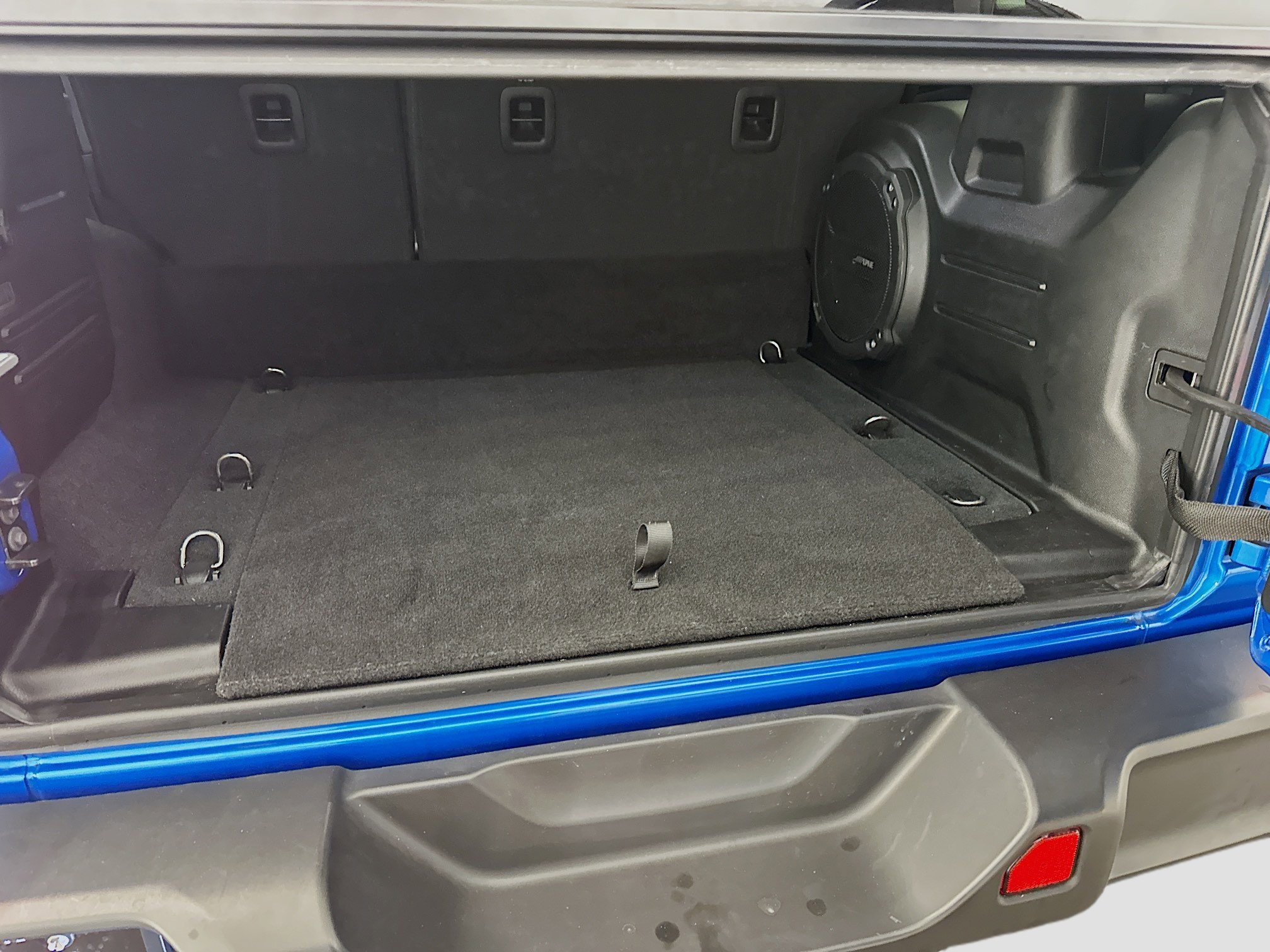 Used 2023 Jeep Wrangler Sahara image 30