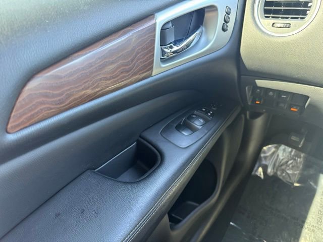 Used 2019 Nissan Pathfinder Platinum FWD image 35