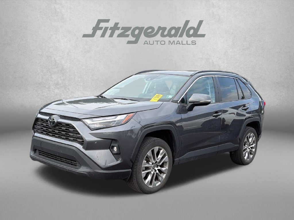 Used 2022 Toyota RAV4 XLE Premium AWD/4WD image 3