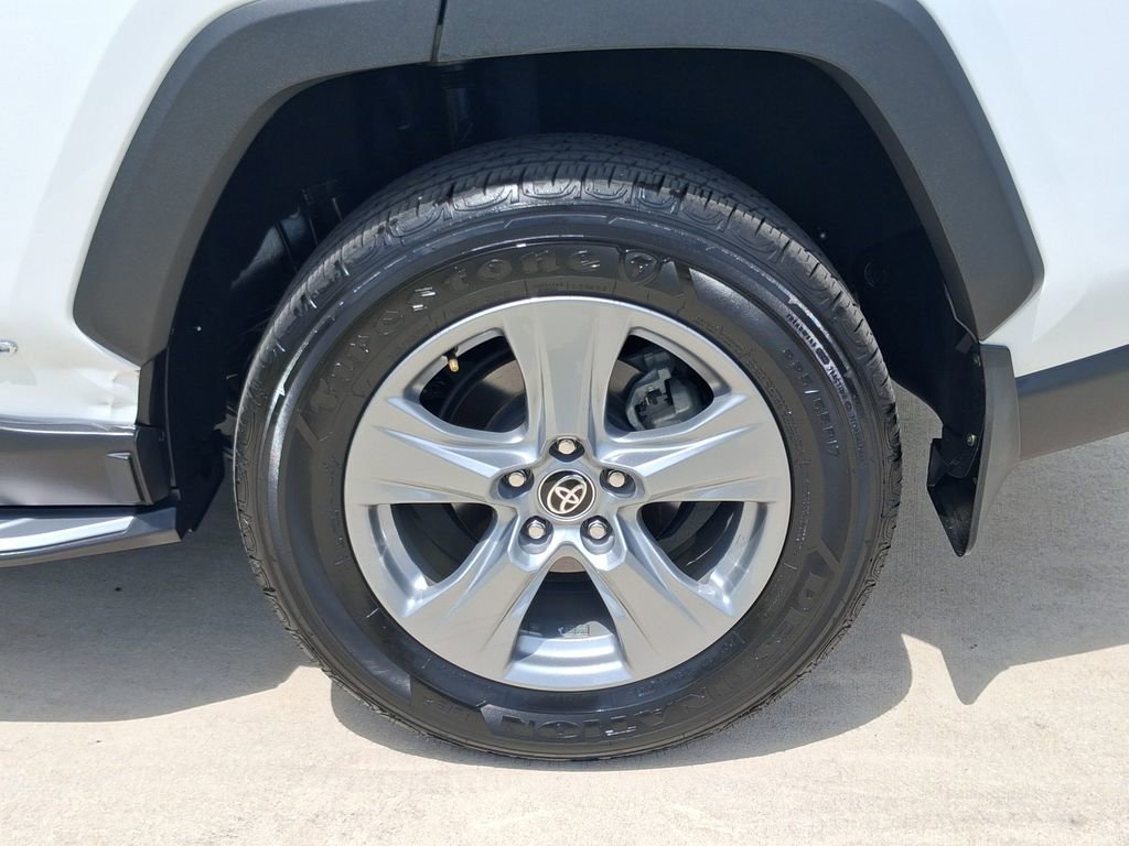 Used 2024 Toyota RAV4 XLE w/ Convenience Package image 4