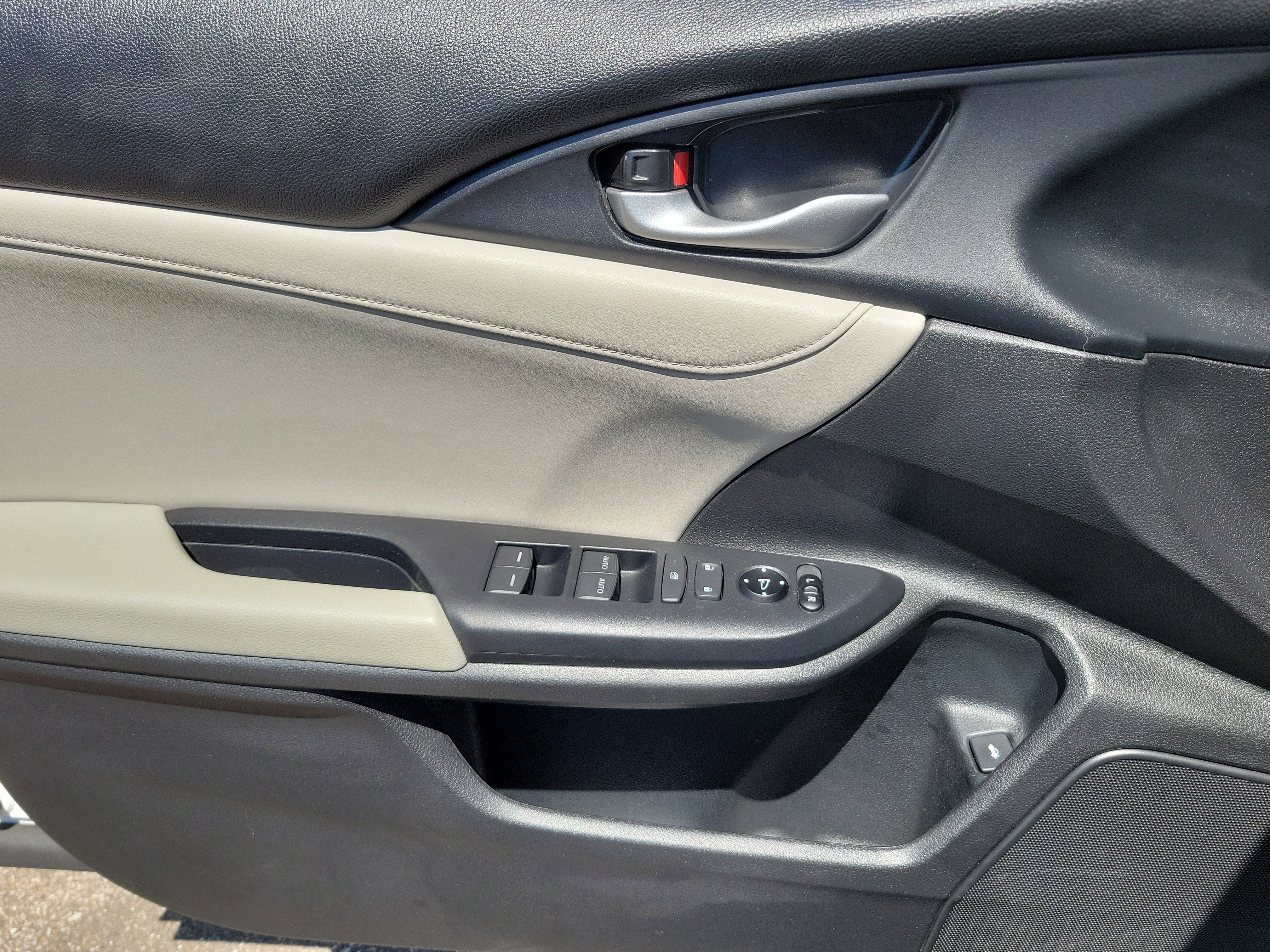 Used 2019 Honda Insight Touring image 18