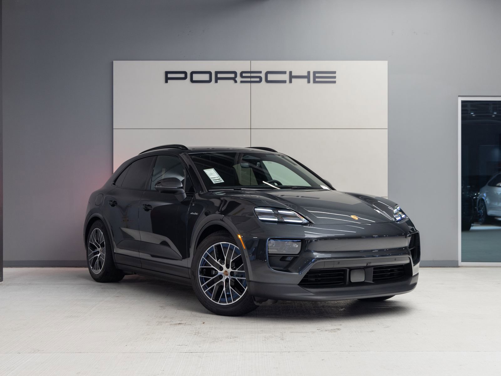 Certified 2026 Porsche Macan 4 Electric AWD/4WD image 9