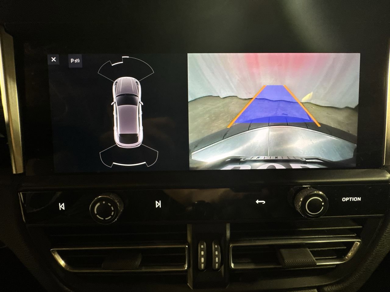 Used 2024 Porsche Macan image 25