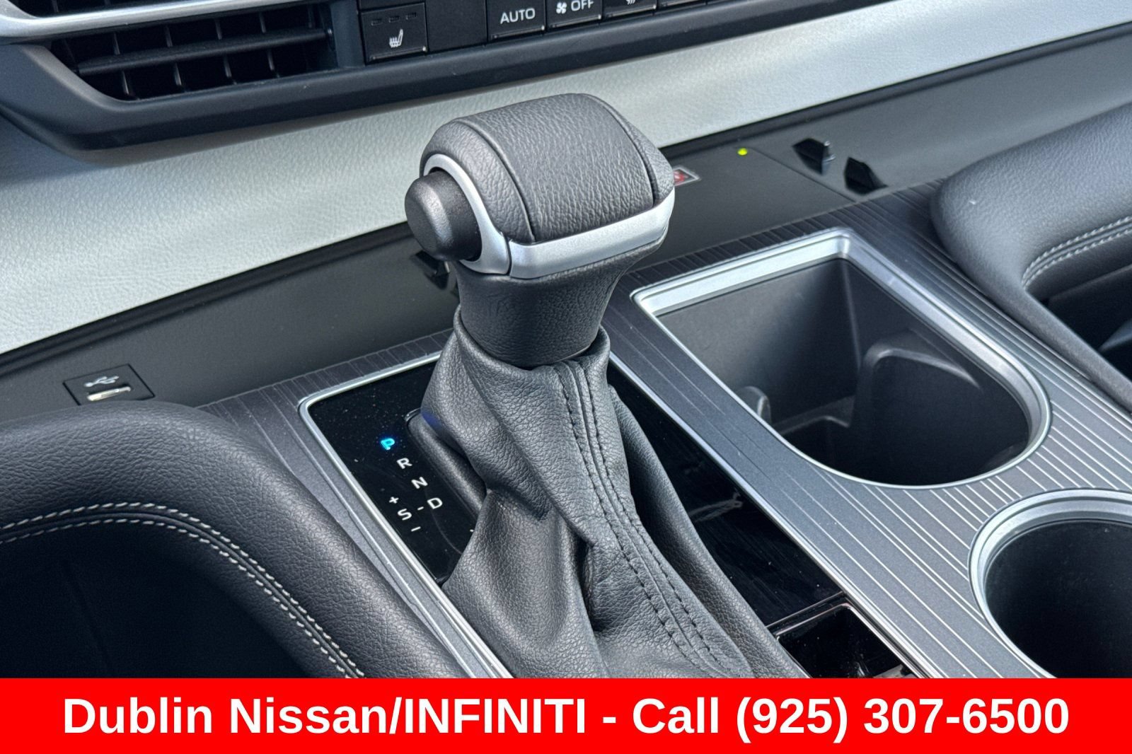Used 2025 Toyota Sienna XLE FWD image 33