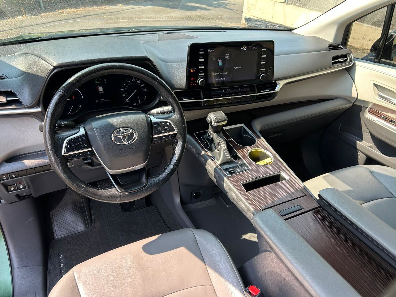 Used 2022 Toyota Sienna XLE AWD/4WD image 15
