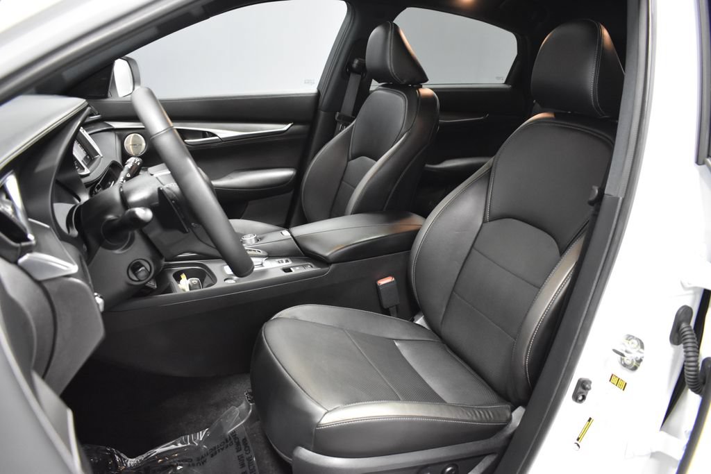 Used 2025 INFINITI QX55 Essential AWD/4WD image 5