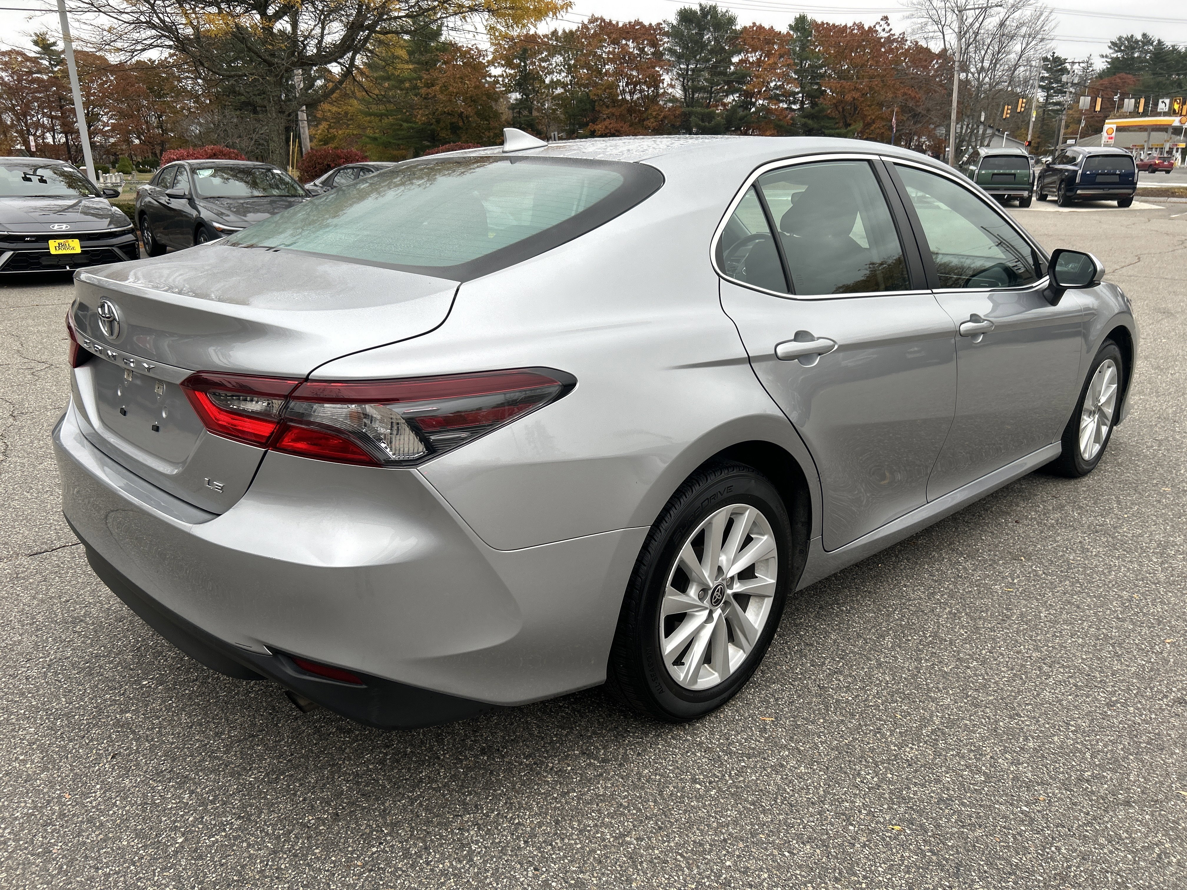 Used 2024 Toyota Camry LE image 5