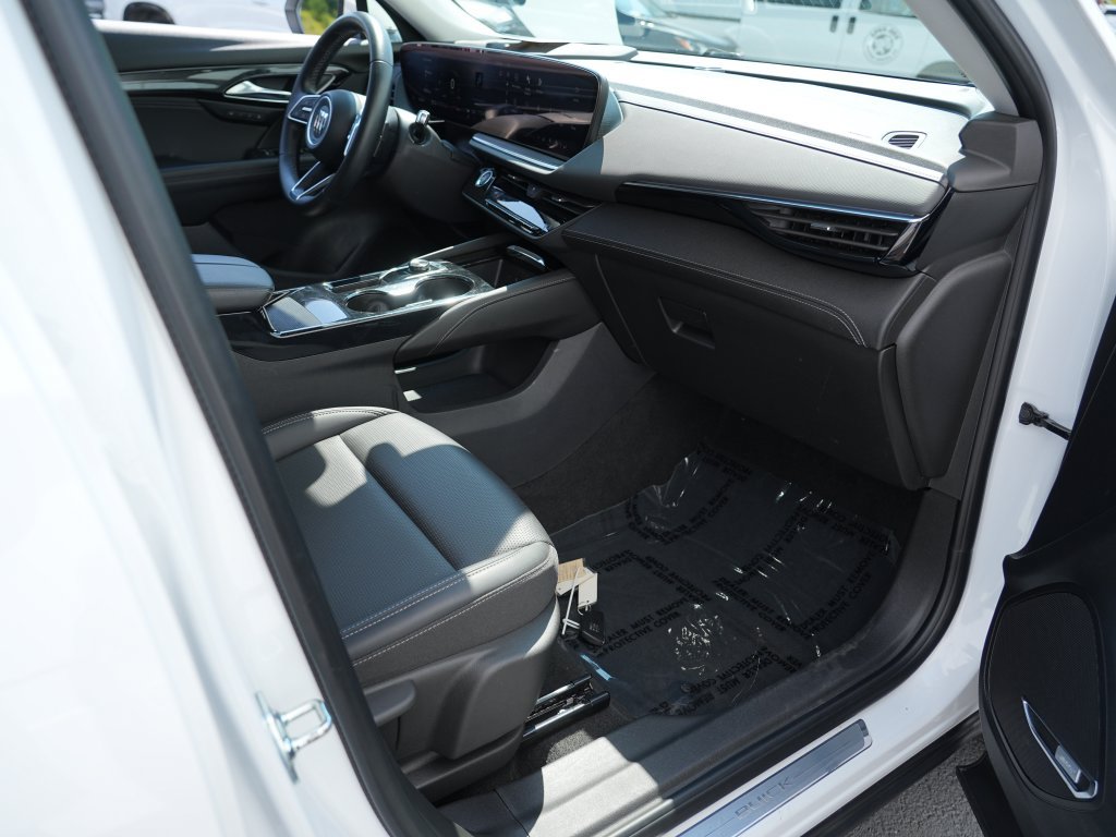 Certified 2024 Buick Envision Preferred AWD/4WD image 31
