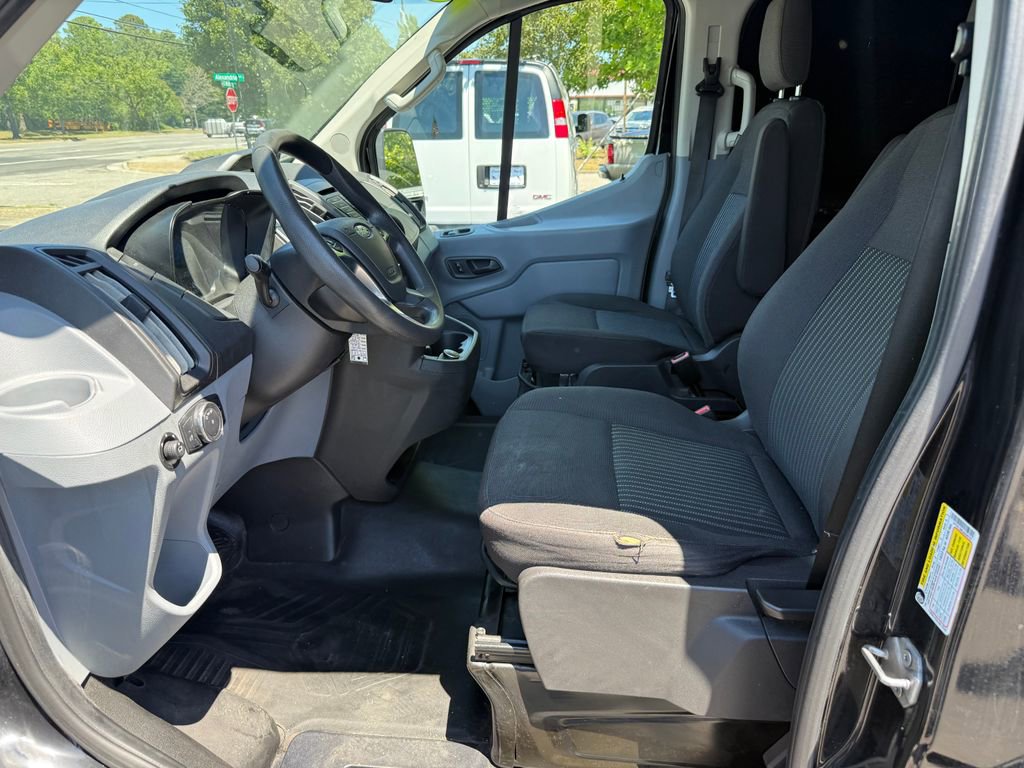 Used 2018 Ford Transit 250 130 Low Roof RWD image 11