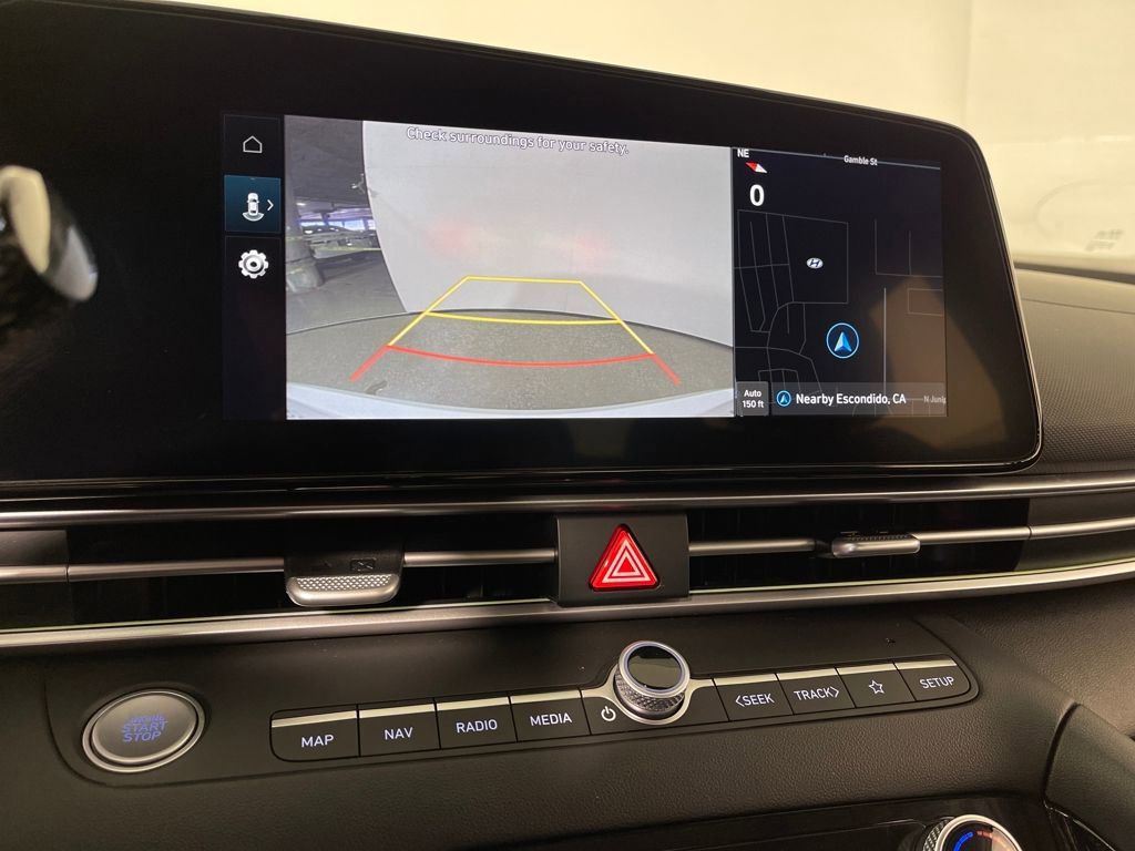 Certified 2025 Hyundai Elantra Limited image 23