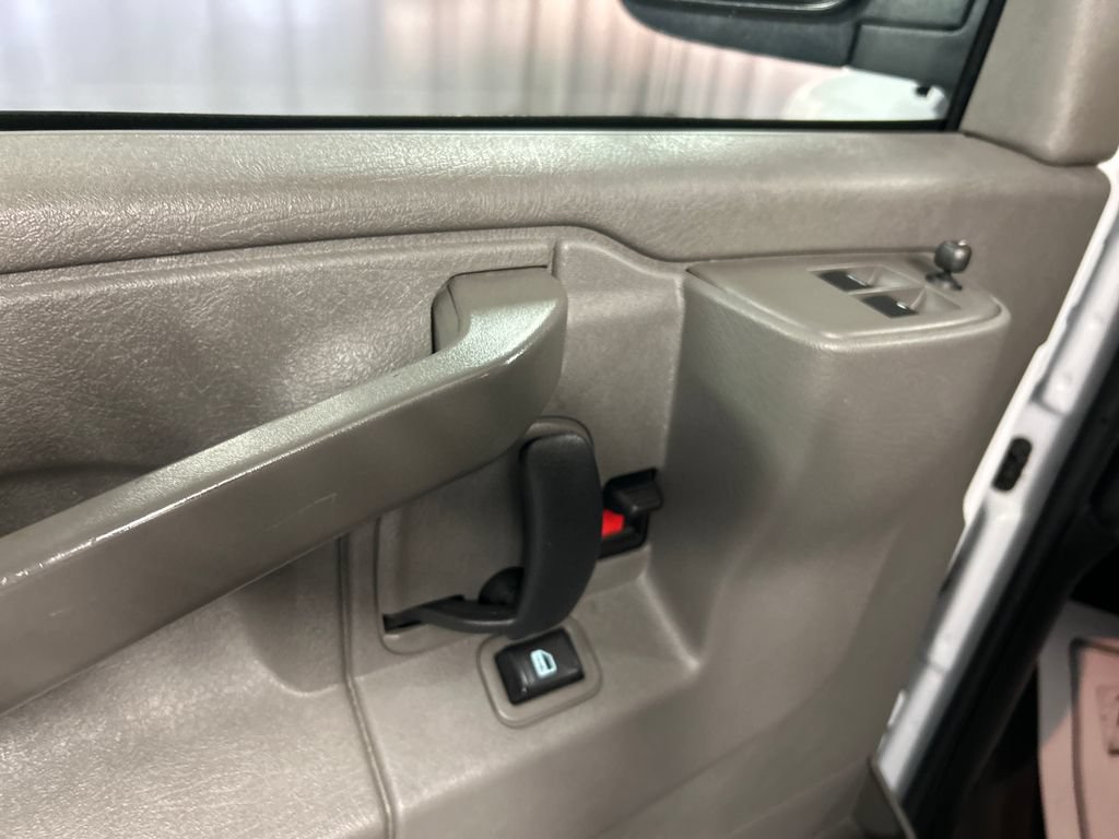 Used 2025 Chevrolet Express 2500 w/ Driver Convenience Package RWD image 13