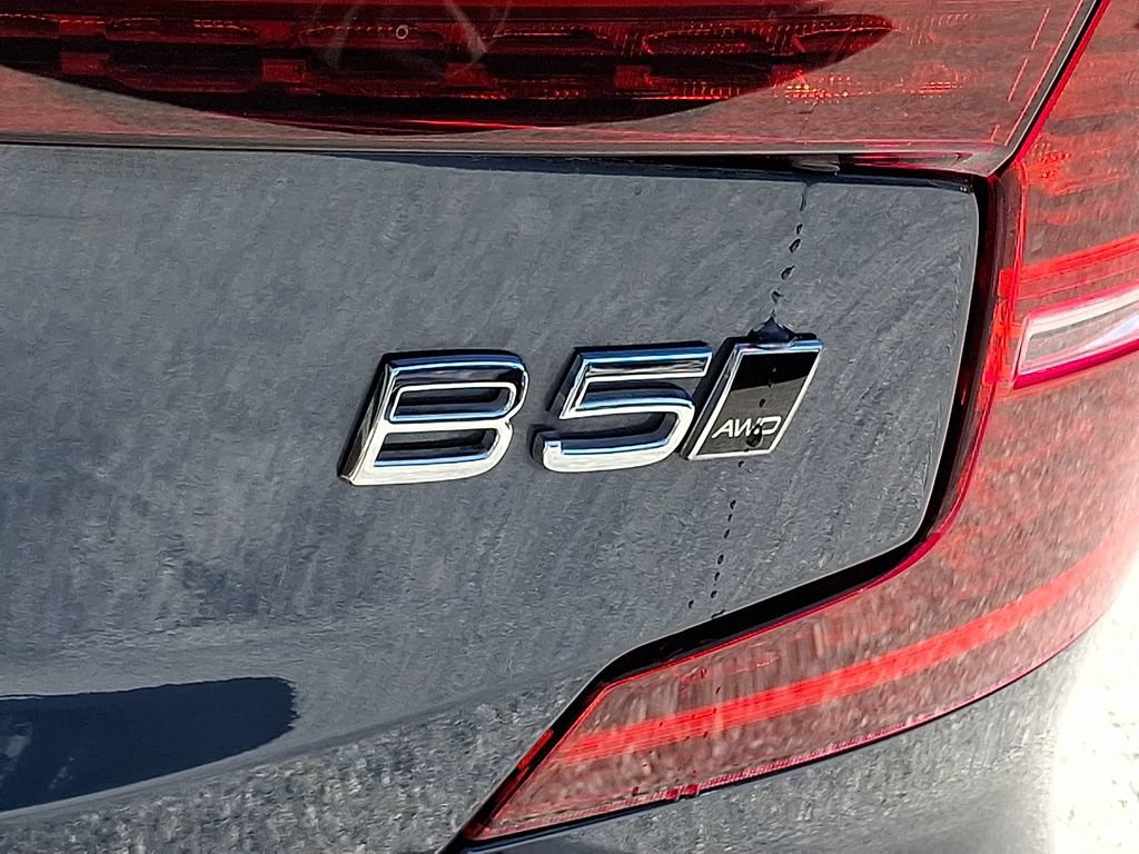 Used 2024 Volvo S60 B5 Plus AWD/4WD image 28