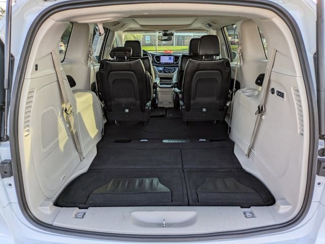 Used 2022 Chrysler Pacifica Limited image 13