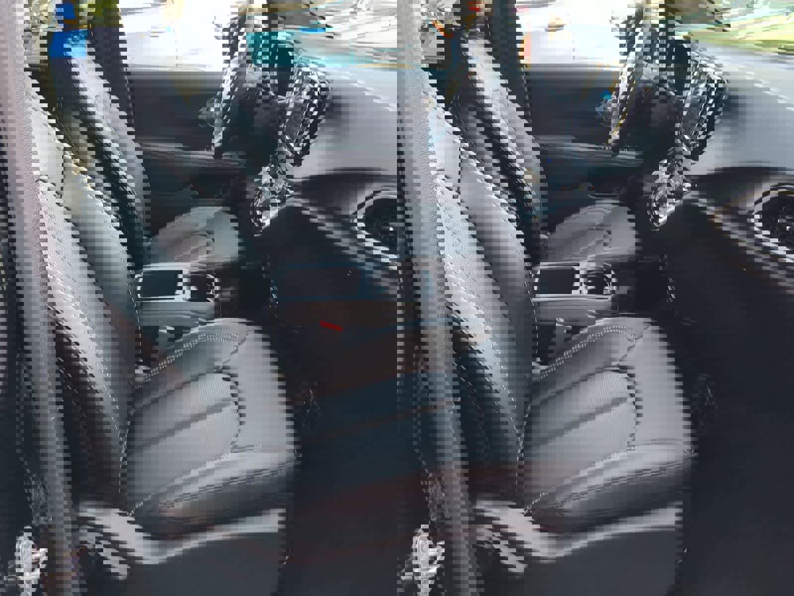 Used 2025 Chrysler Voyager LX image 21