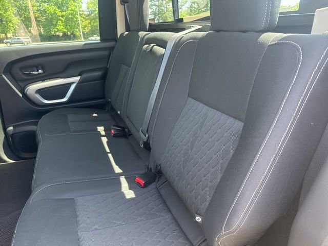 Used 2018 Nissan Titan SV image 21