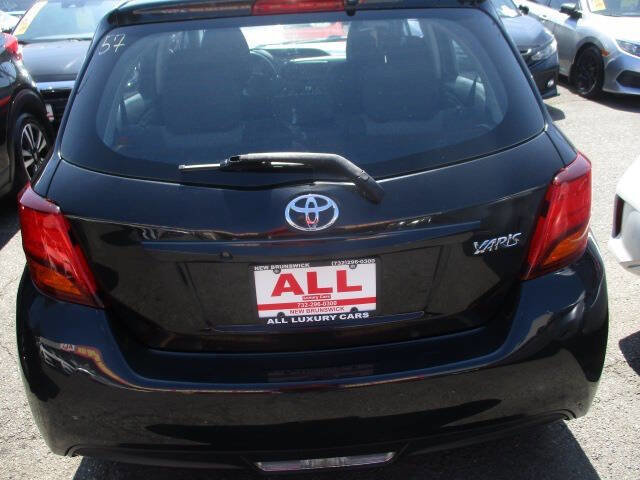 Used 2015 Toyota Yaris L image 3