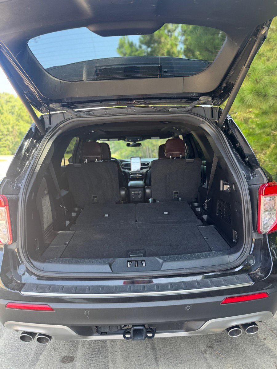 Used 2020 Ford Explorer Platinum w/ Premium Technology Package image 29