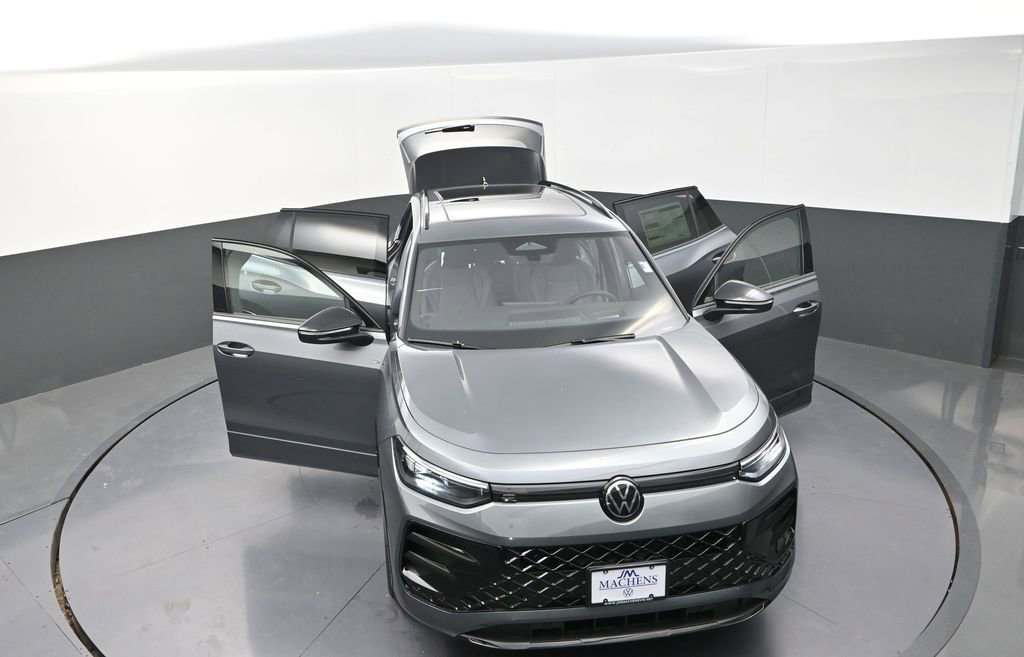 New 2026 Volkswagen Tiguan SE R-Line image 28