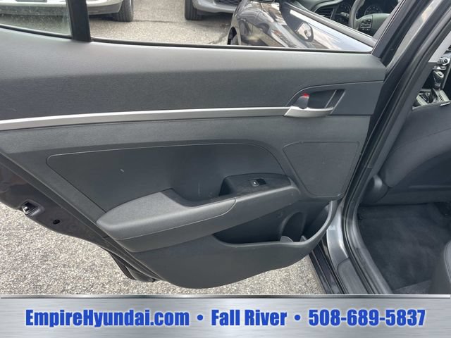 Used 2020 Hyundai Elantra SE w/ Cargo Package (C1) FWD image 14