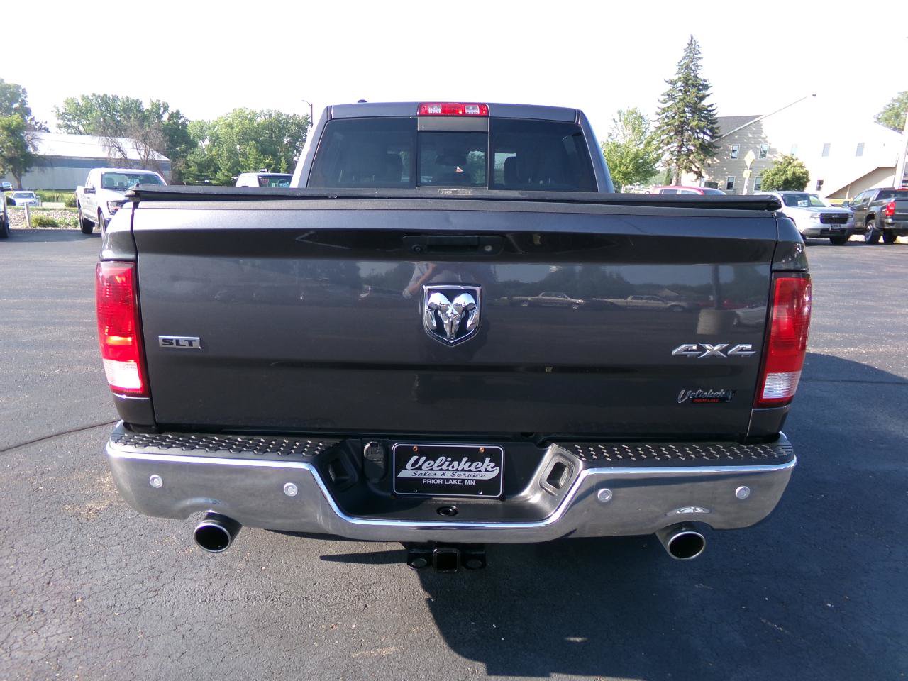 Used 2017 RAM 1500 Classic SLT w/ SLT Plus D←cor Group AWD/4WD image 6