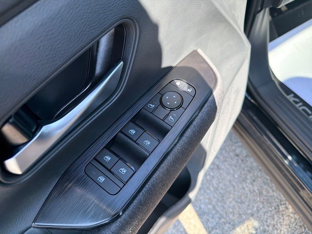 Certified 2026 Nissan Kicks SV w/ SV Premium Package image 21
