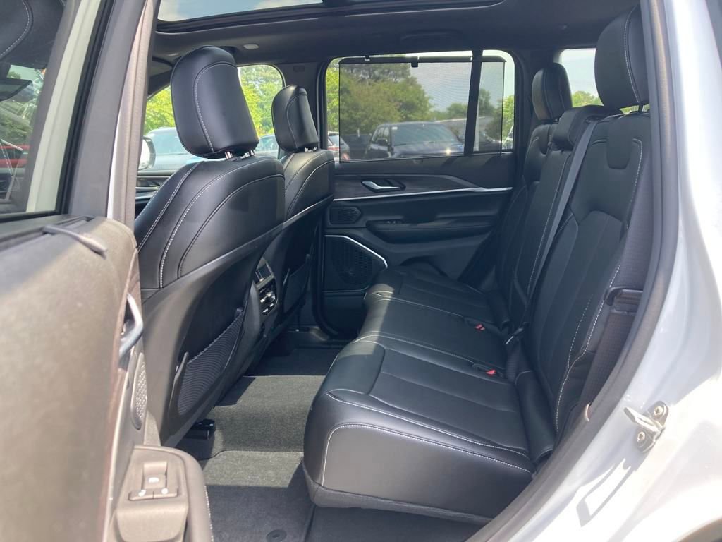 New 2024 Jeep Grand Cherokee Limited 4xe w/ Luxury Tech Group II image 20