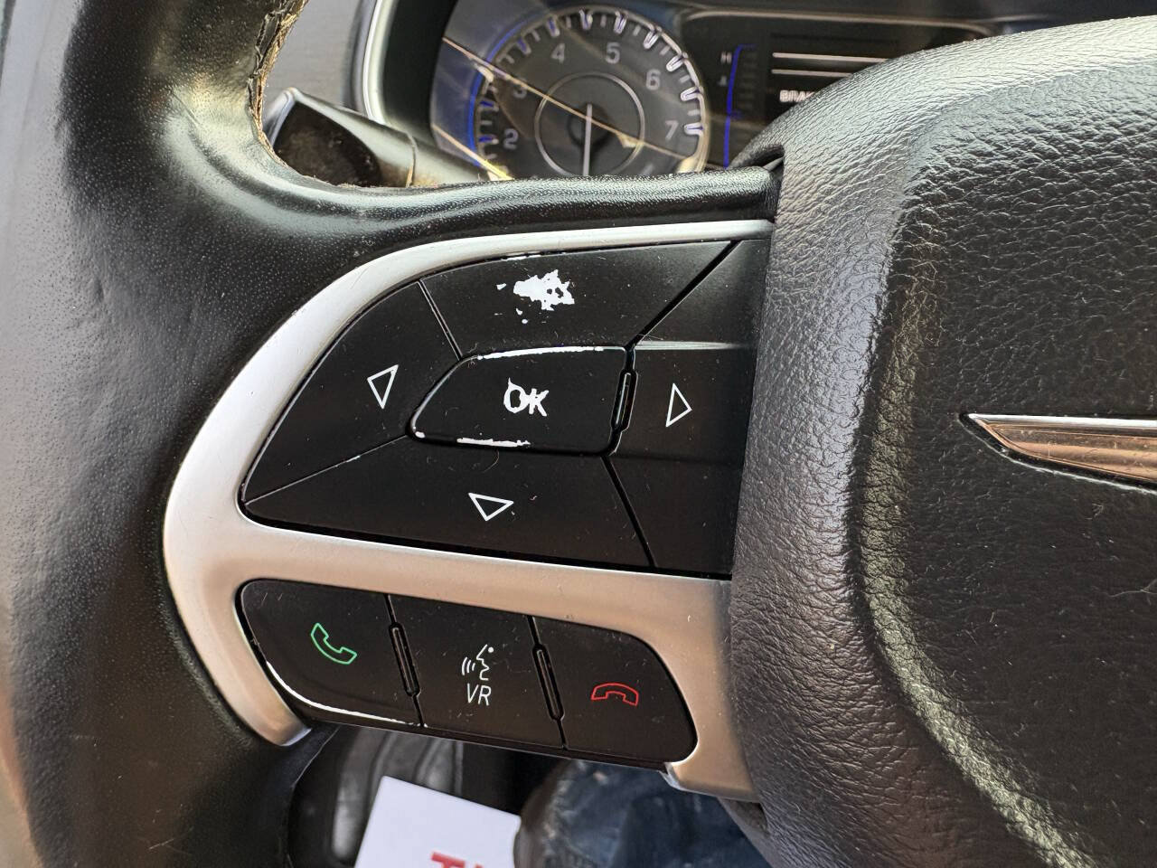 Used 2015 Chrysler 200 Limited w/ Convenience Group FWD image 25