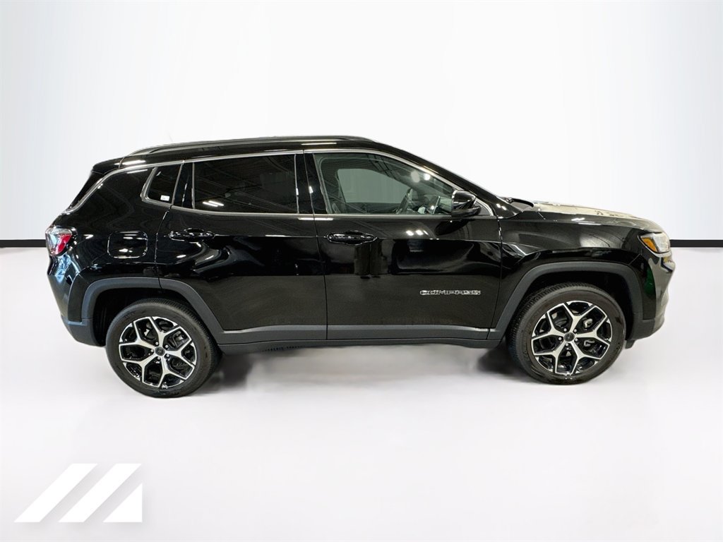 Used 2025 Jeep Compass Limited AWD/4WD image 4