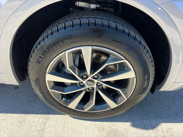 Certified 2025 Audi Q5 2.0T Premium Plus w/ Premium Plus Package AWD/4WD image 12