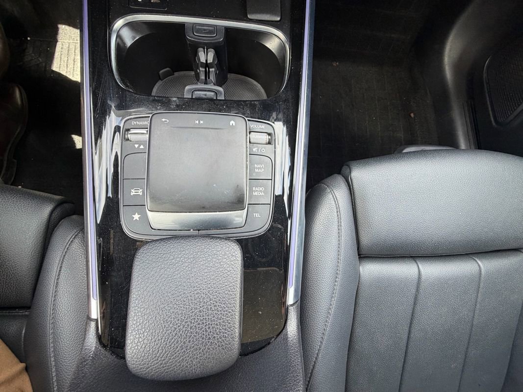Used 2021 Mercedes-Benz GLB 250 4MATIC image 22